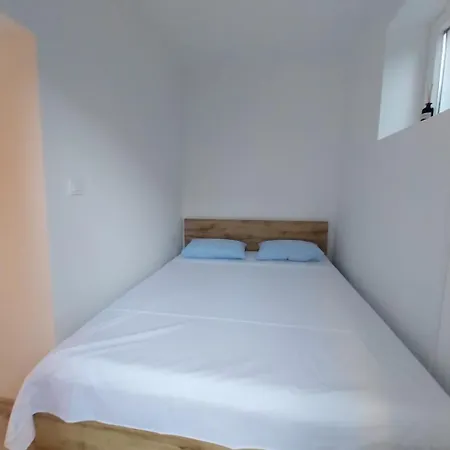 Peninsula Apartman *