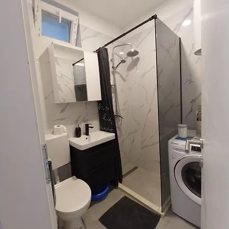Peninsula Apartment
